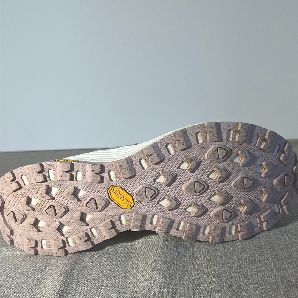Women's Gray and Pink Merrill Vibram Sneakers 10W. SH150 - Picture 8 of 8